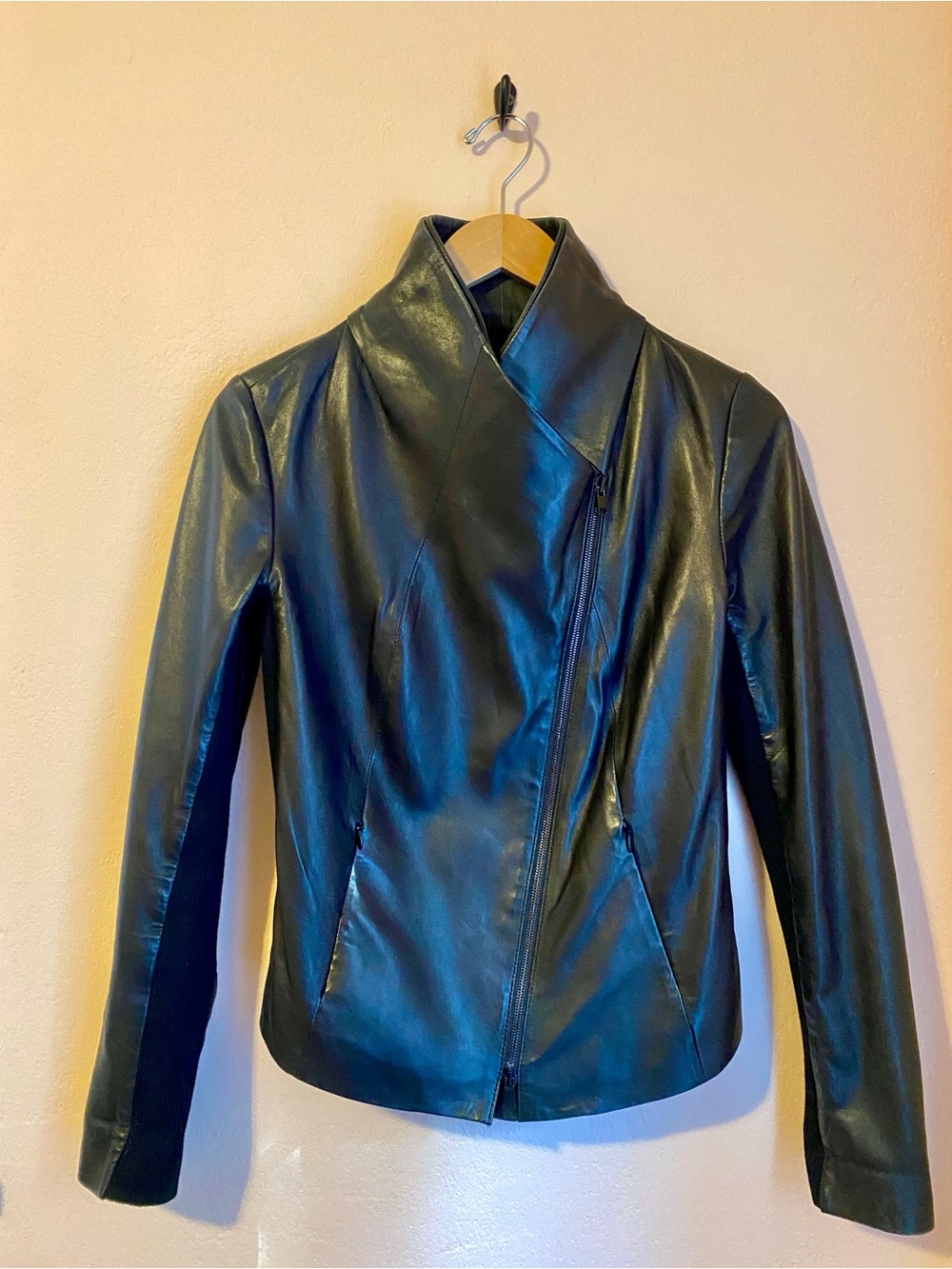 EUC Nordstrom Signature Genuine Leather Jacket Black Medium